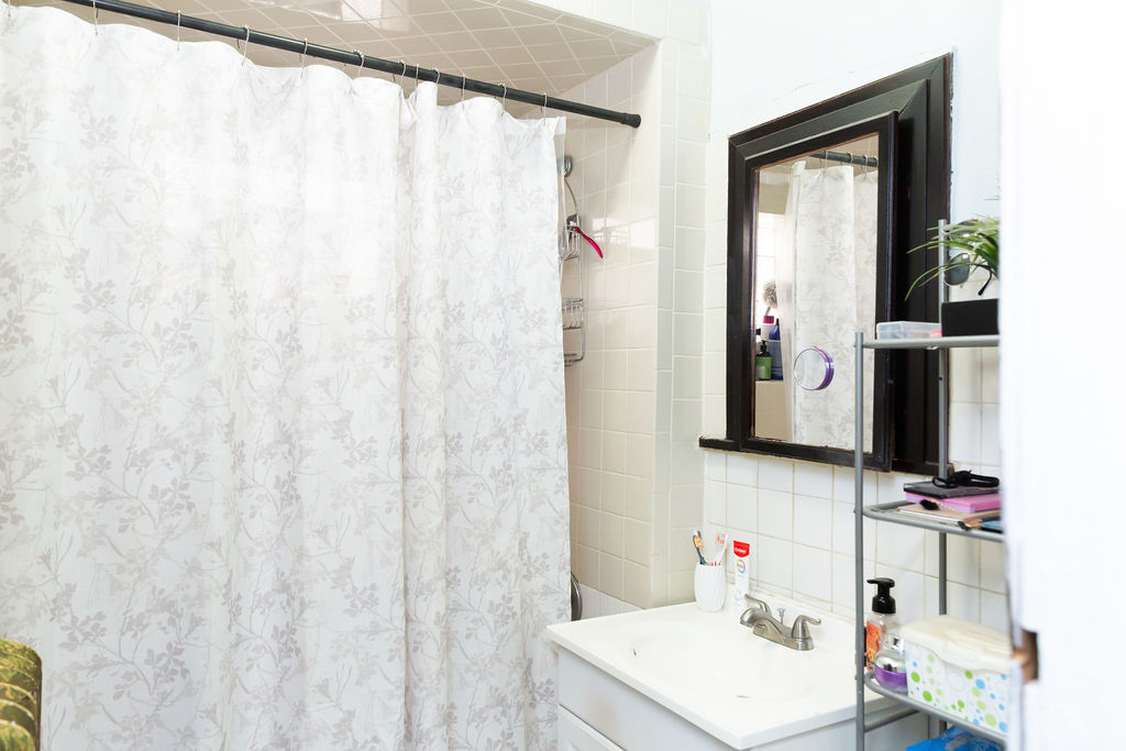 5752 S Whipple Street, Chicago, IL 60629