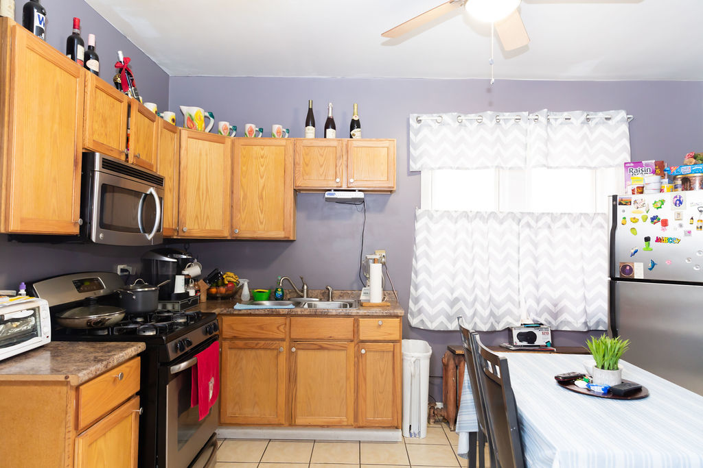 5752 S Whipple Street, Chicago, IL 60629