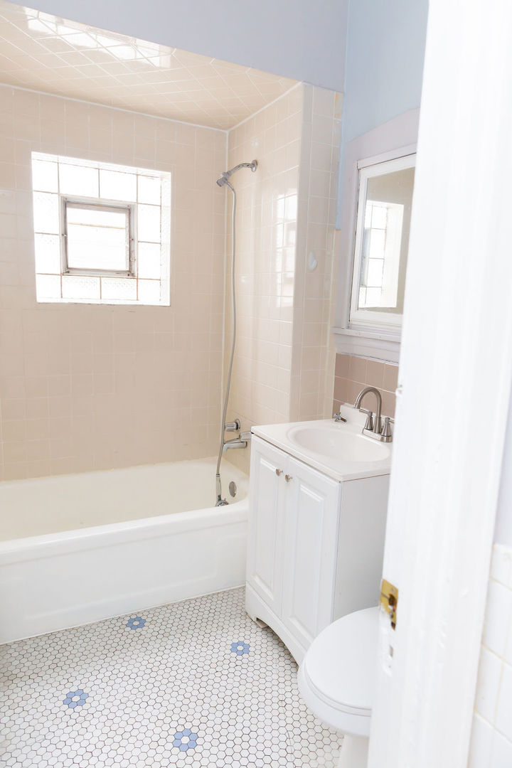 5752 S Whipple Street, Chicago, IL 60629