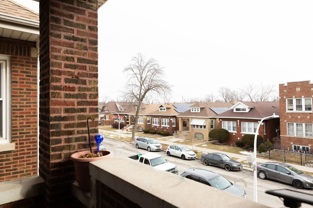 5752 S Whipple Street, Chicago, IL 60629