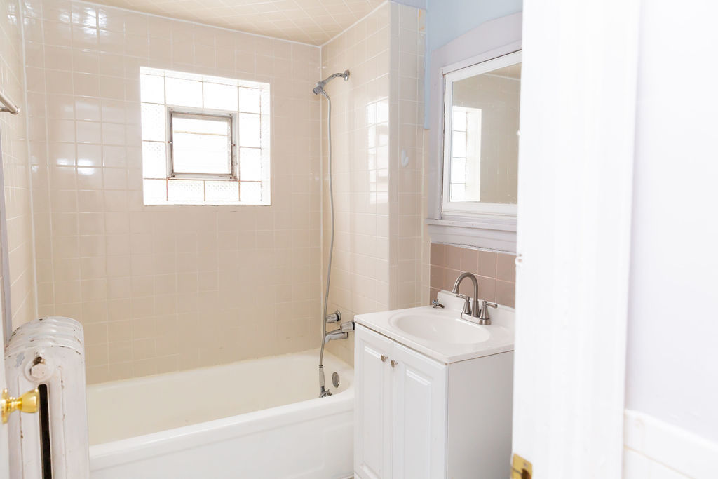 5752 S Whipple Street, Chicago, IL 60629