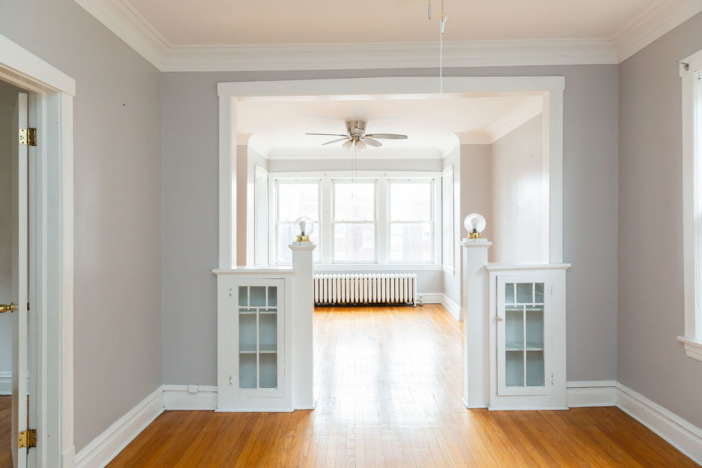 5752 S Whipple Street, Chicago, IL 60629