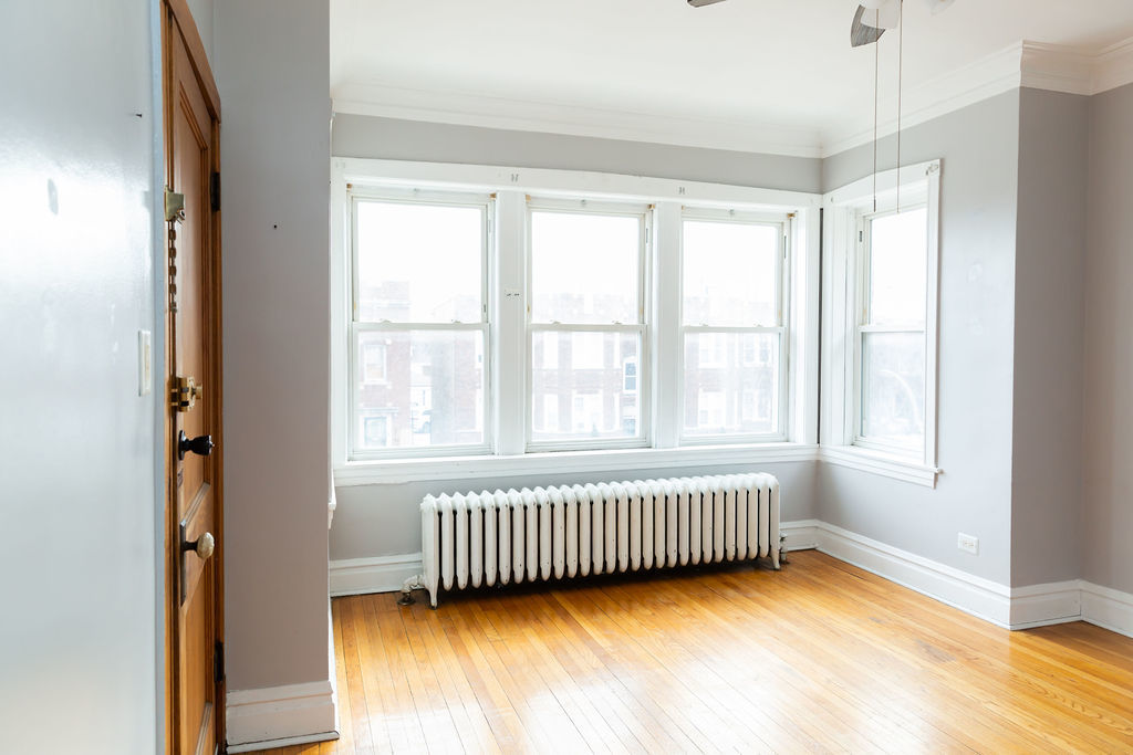 5752 S Whipple Street, Chicago, IL 60629