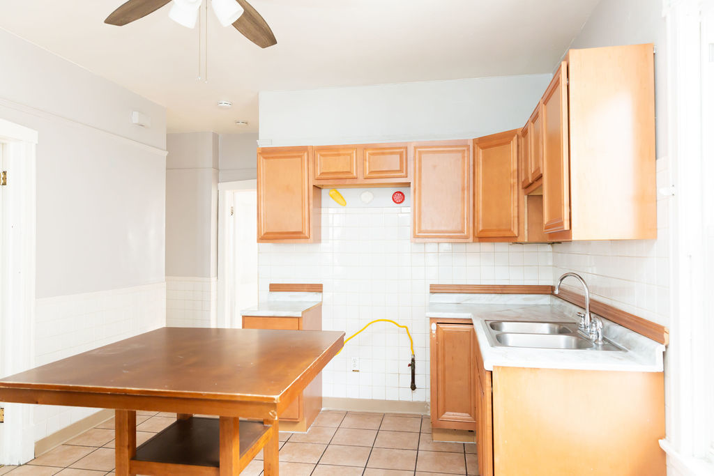 5752 S Whipple Street, Chicago, IL 60629