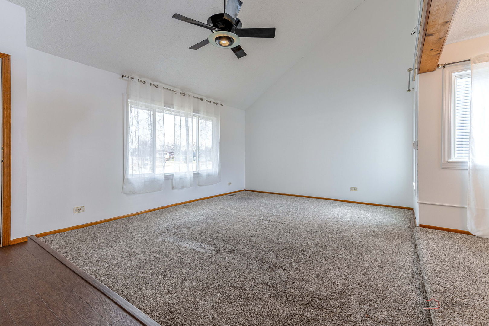 1261 Hialeah Lane, Hanover Park, IL 60133