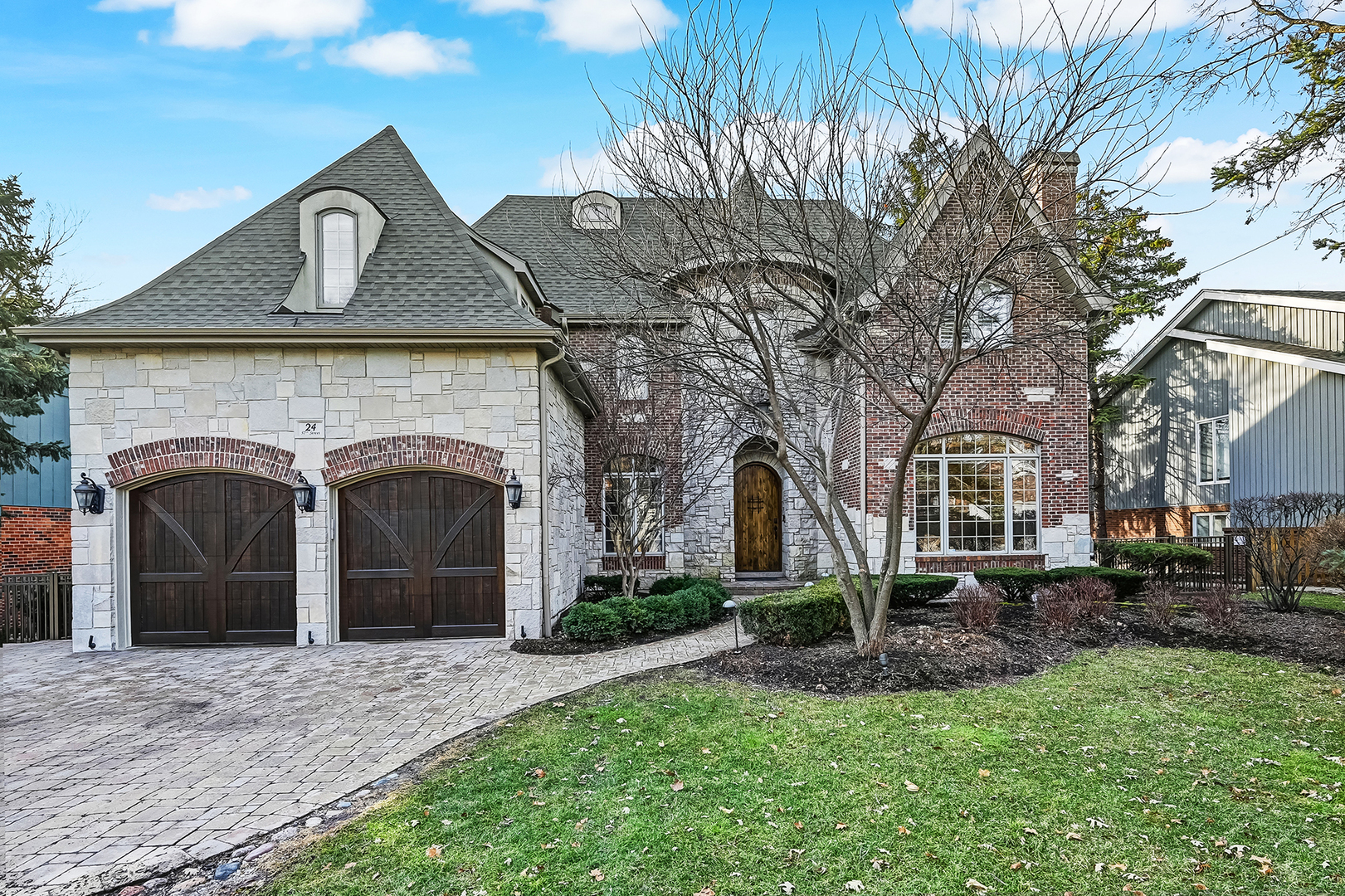 24 E 57th Street, Hinsdale, IL 60521