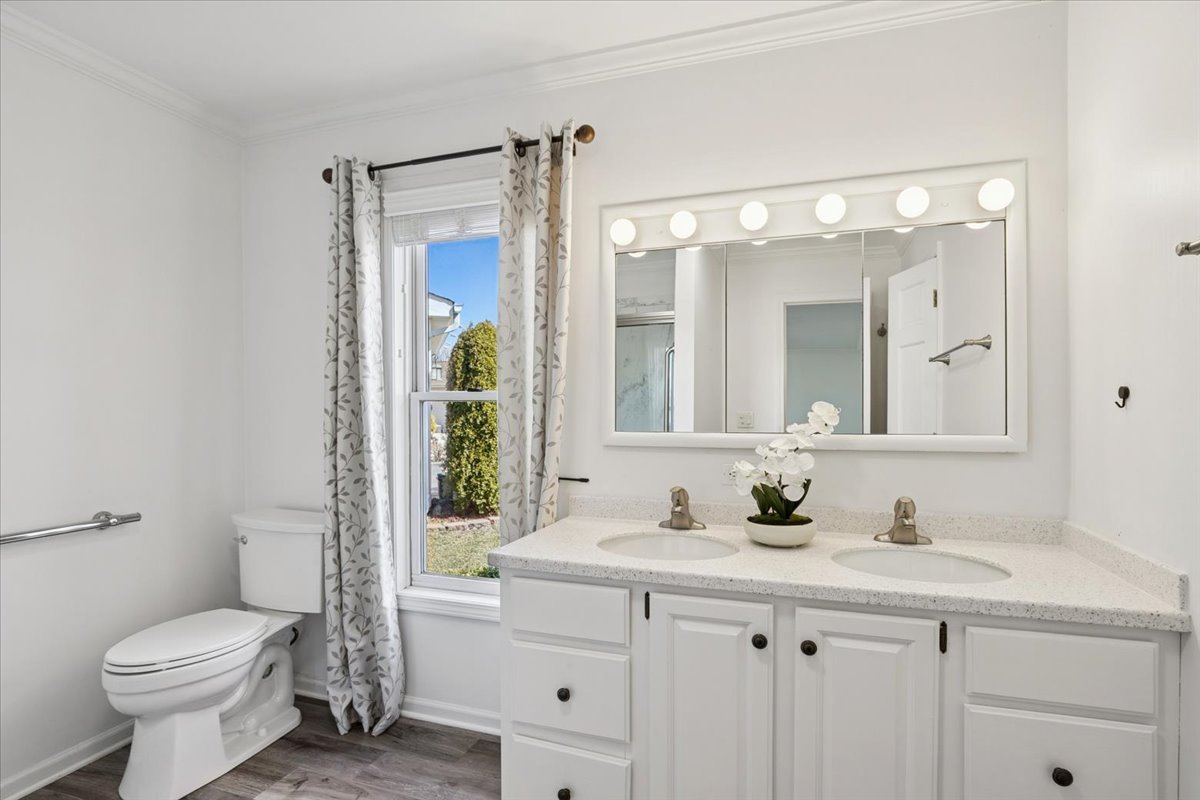 12 Surrey Court, Grayslake, IL 60030