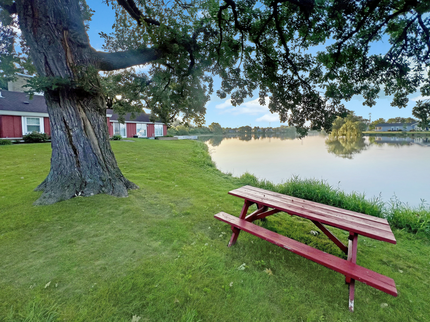 12 Surrey Court, Grayslake, IL 60030