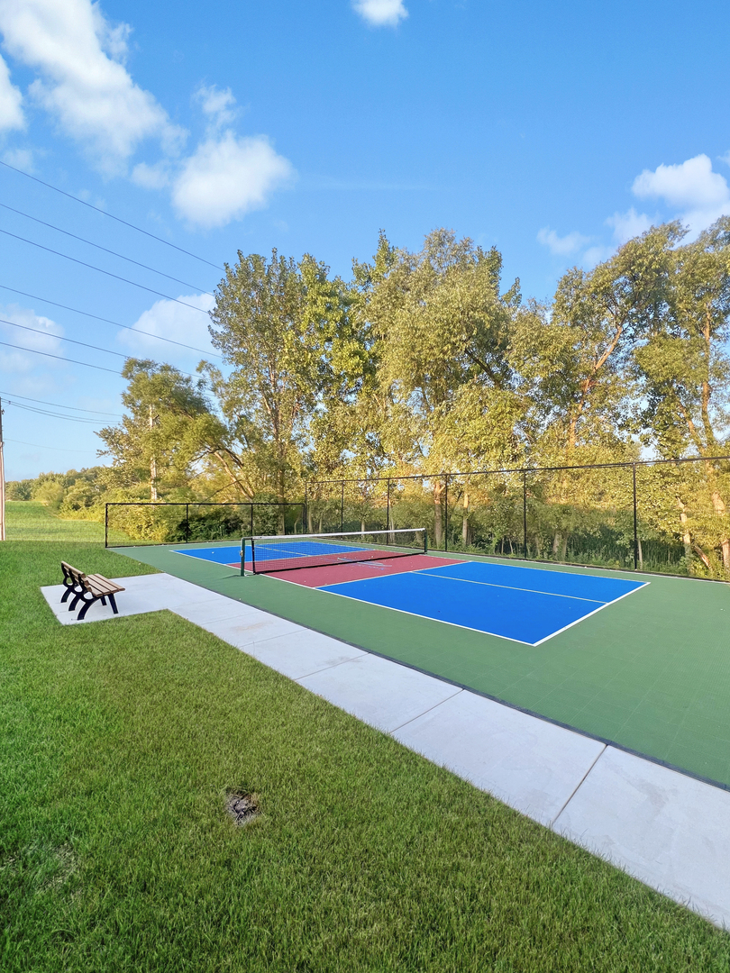 12 Surrey Court, Grayslake, IL 60030