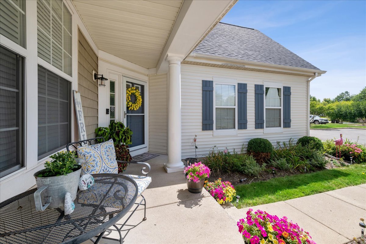 1124 Amelia Court, Indian Creek, IL 60061