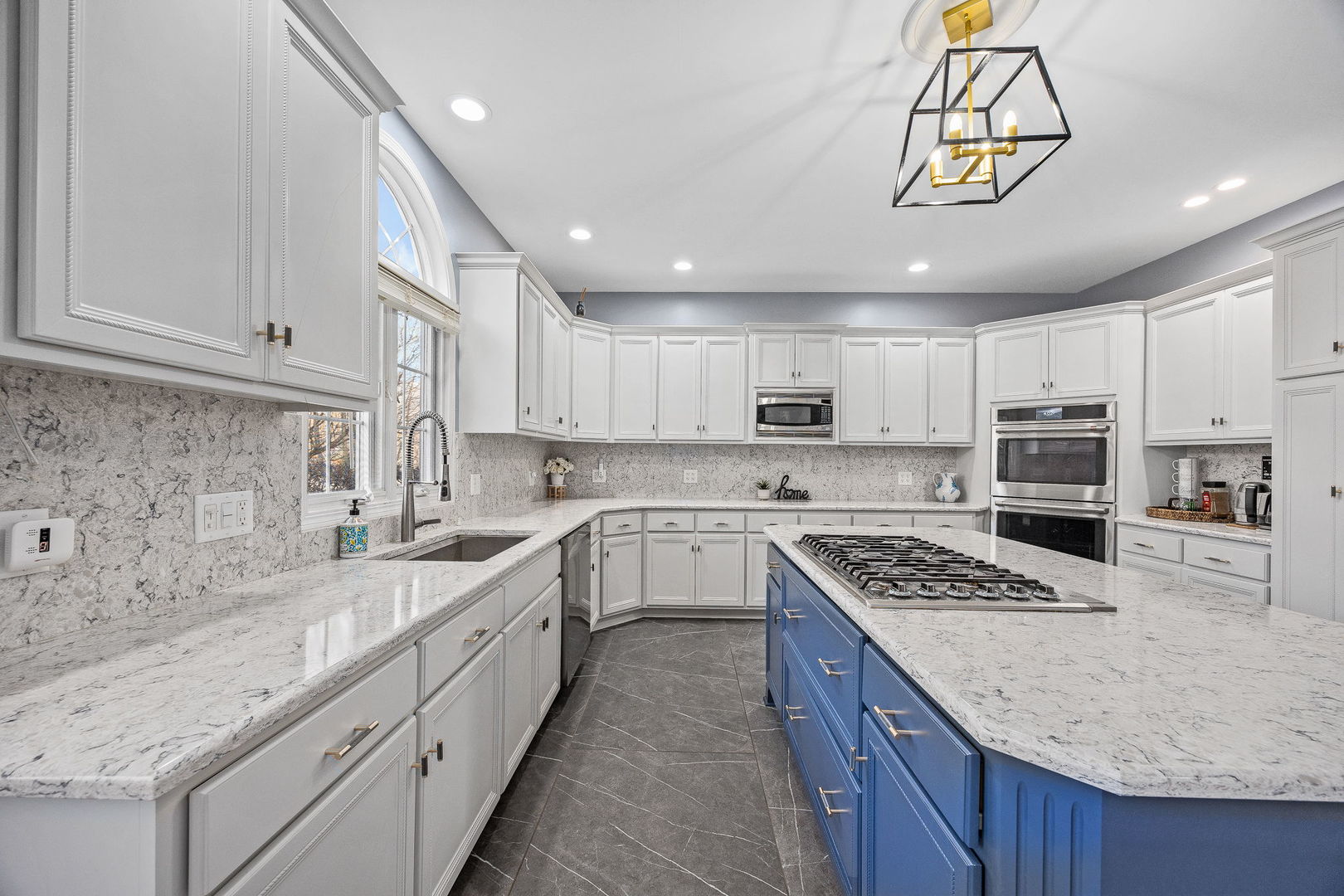 3915 Royal Portrush Drive, Naperville, IL 60564