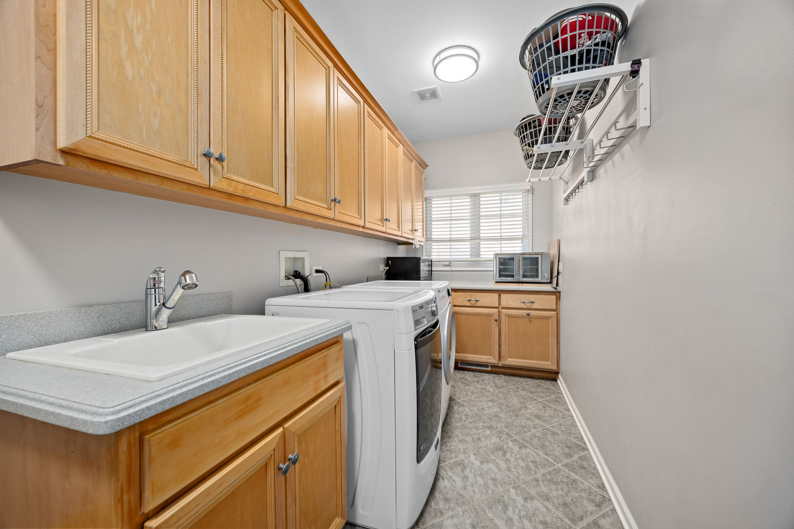 3915 Royal Portrush Drive, Naperville, IL 60564