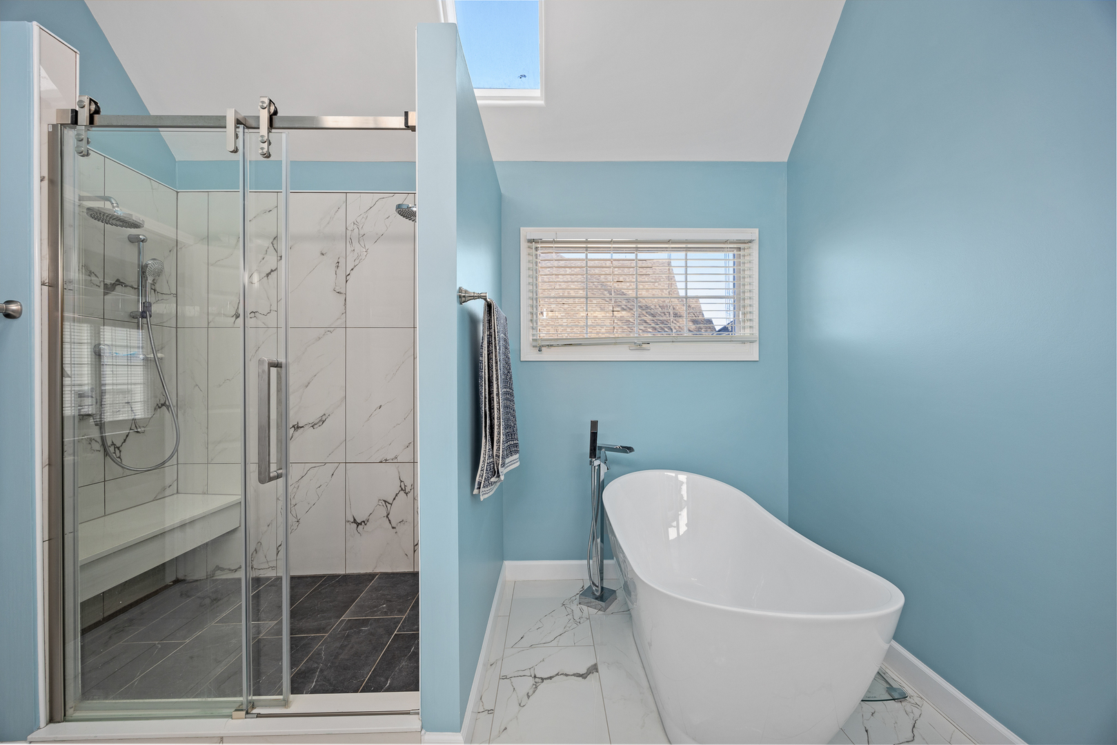 3915 Royal Portrush Drive, Naperville, IL 60564