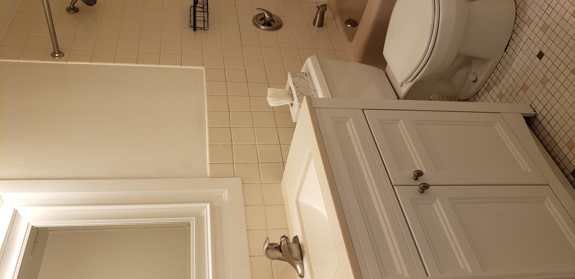 1198 Royal Glen Drive #121-C, Glen Ellyn, IL 60137