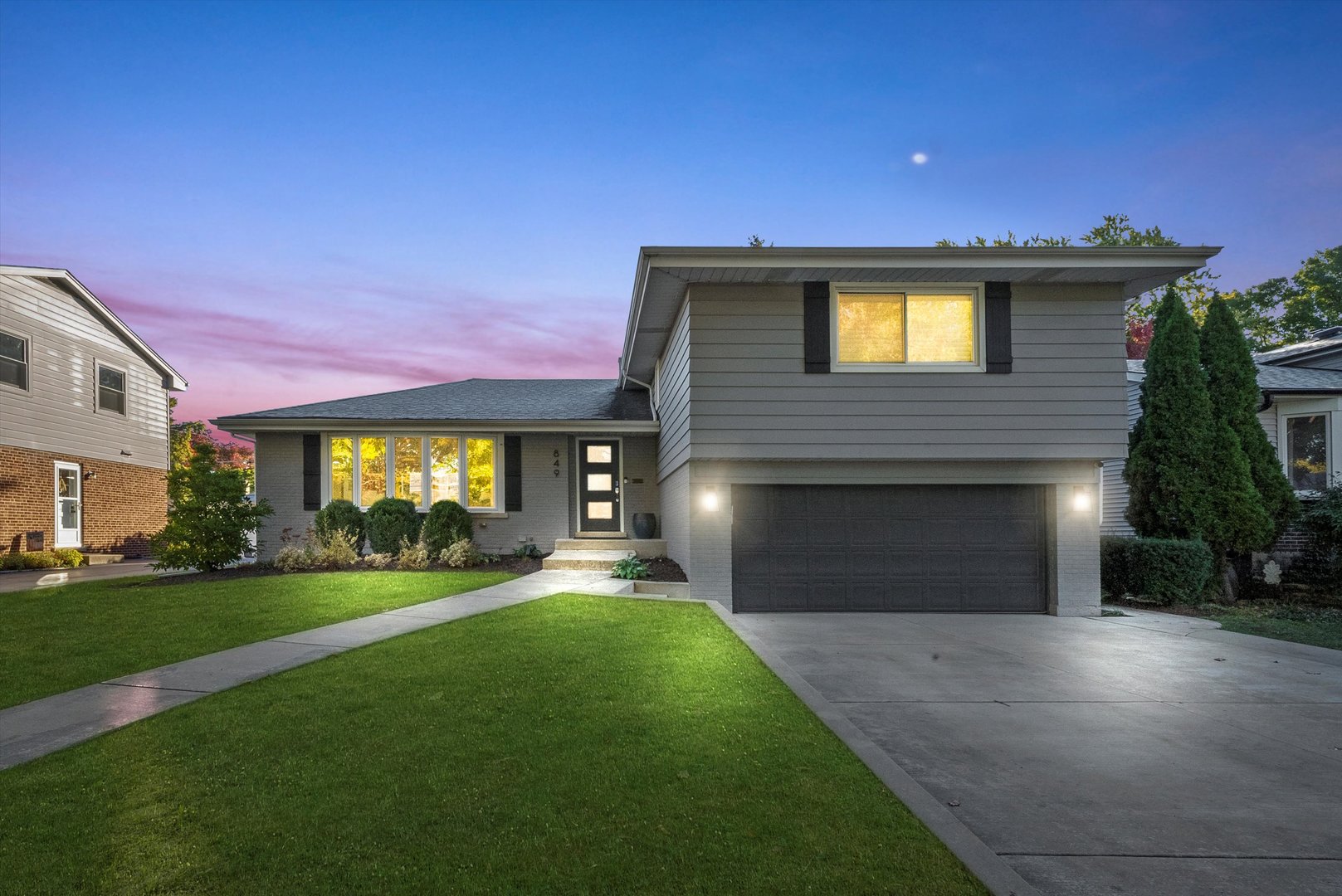 849 S Swain Avenue, Elmhurst, IL 60126