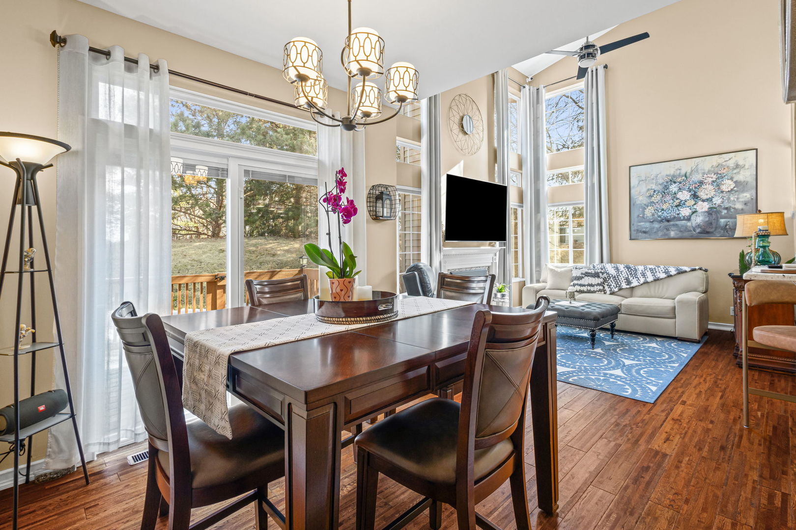 8007 Sierra Woods Lane, Carpentersville, IL 60110