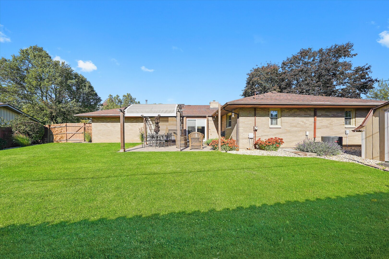 5 Crescent Place, Joliet, IL 60433