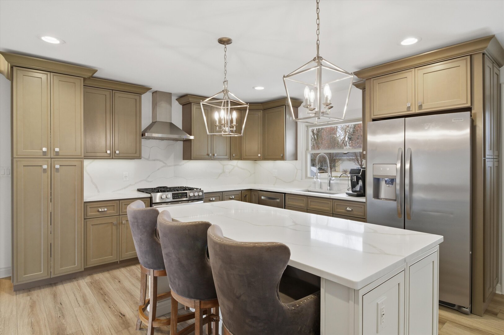 5 Crescent Place, Joliet, IL 60433