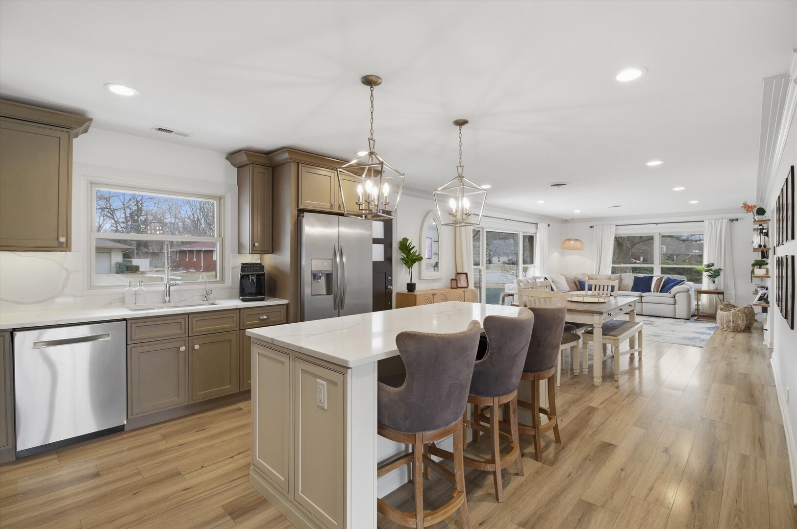 5 Crescent Place, Joliet, IL 60433