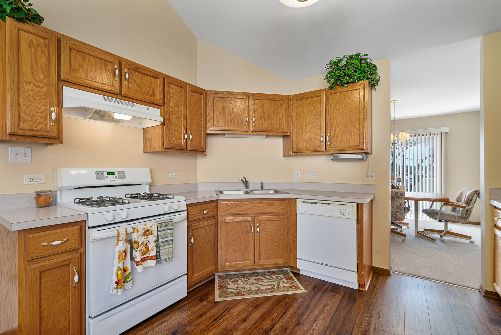 4714 Mikasa Court, Joliet, IL 60431