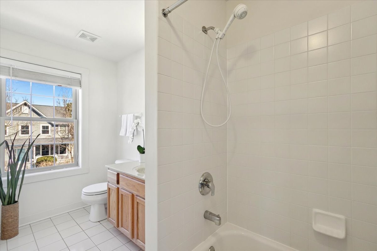 1347 Wild Indigo Road, Grayslake, IL 60030