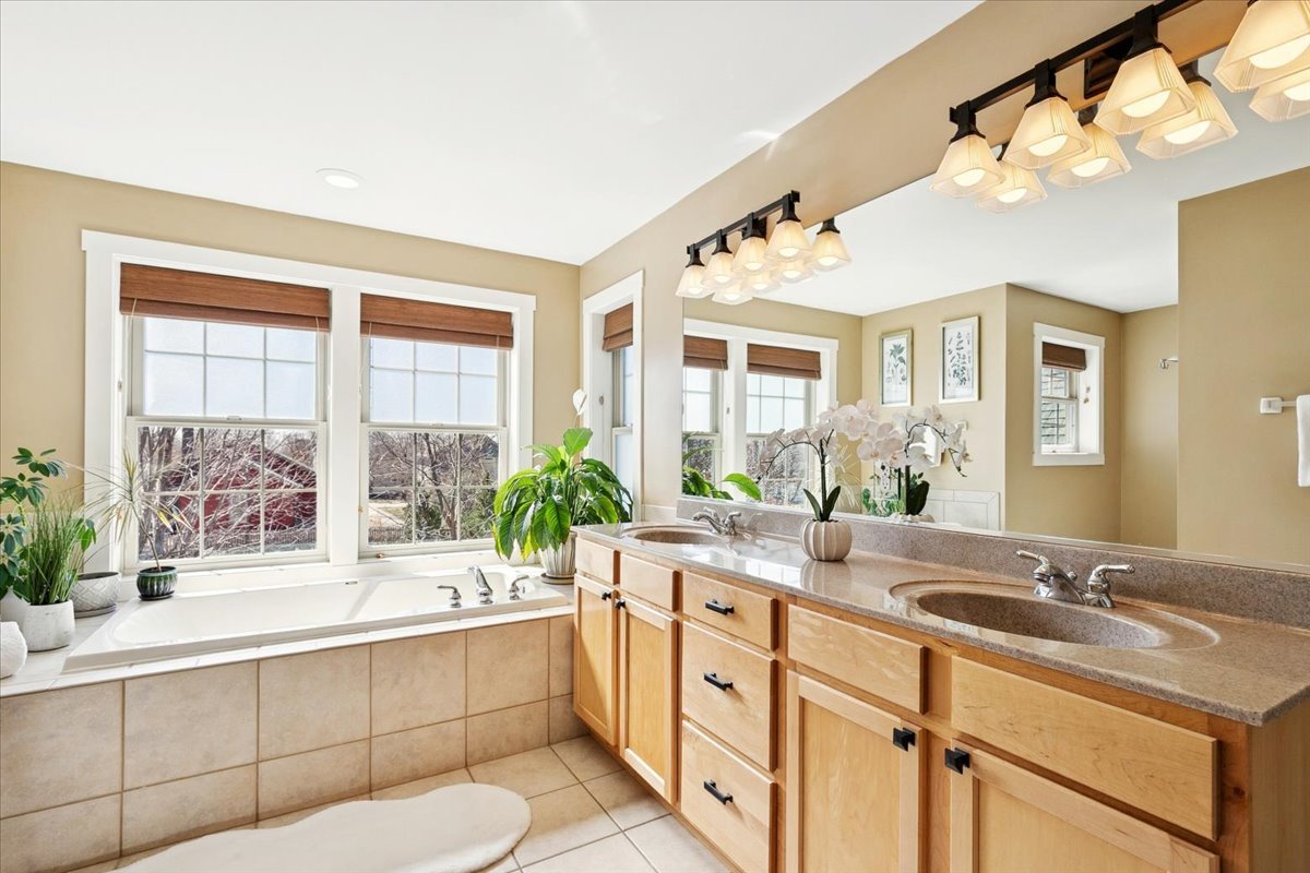 1347 Wild Indigo Road, Grayslake, IL 60030