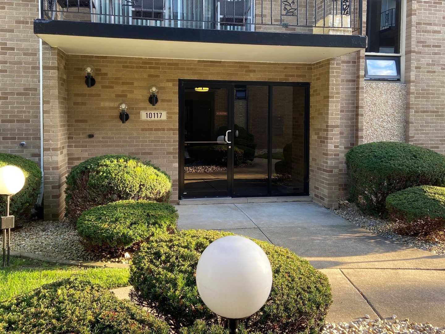 10117 S Cicero Avenue #205, Oak Lawn, IL 60453