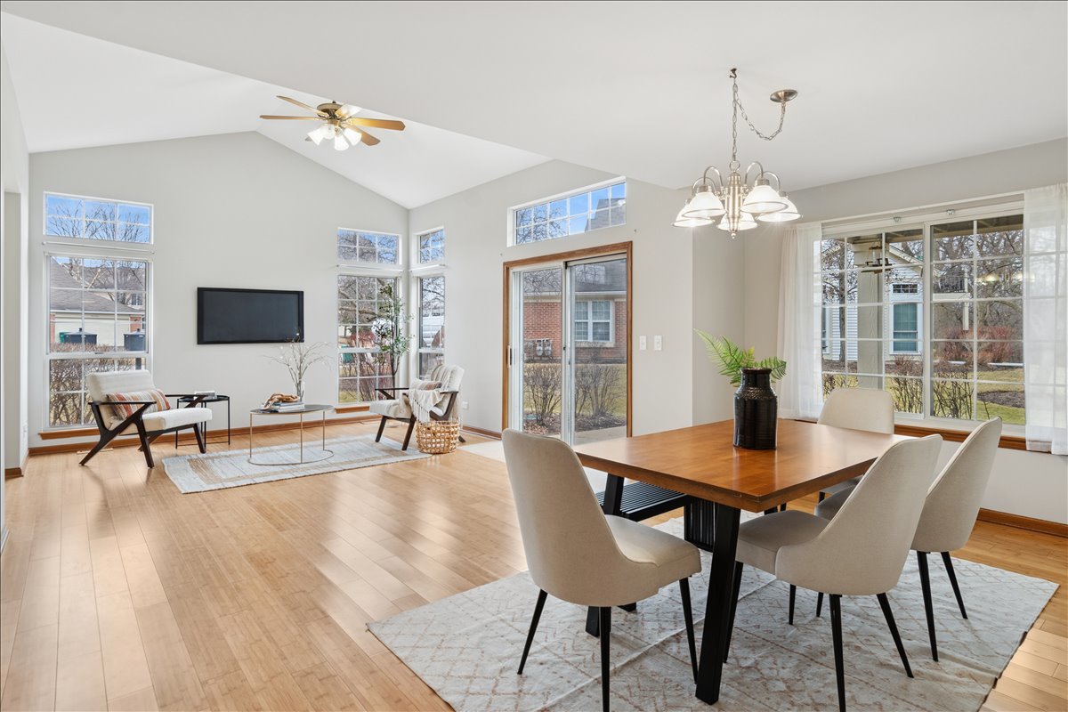 30W073 Penny Lane, Warrenville, IL 60555