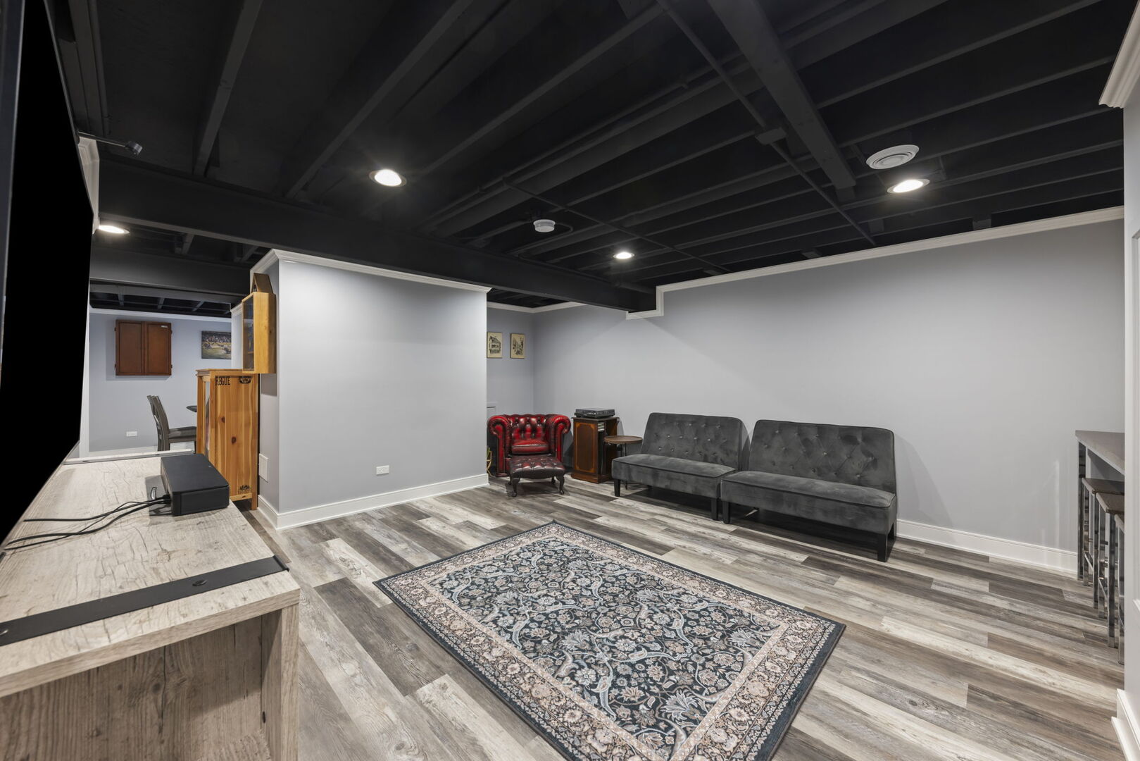 8406 Coop Avenue, Joliet, IL 60431