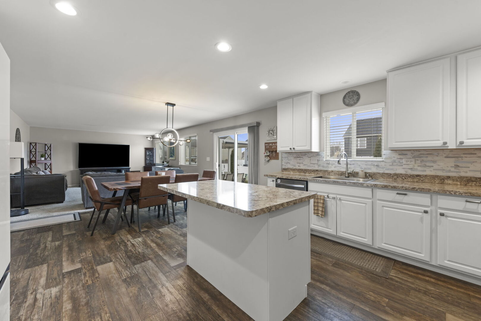 8406 Coop Avenue, Joliet, IL 60431