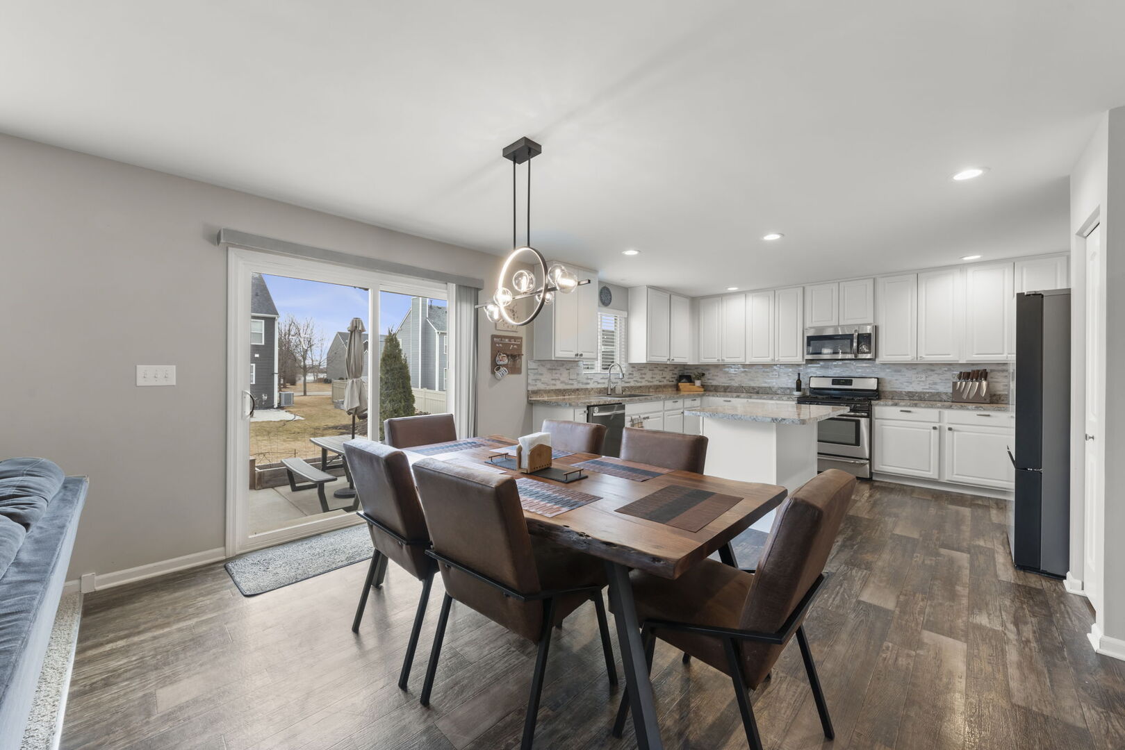 8406 Coop Avenue, Joliet, IL 60431