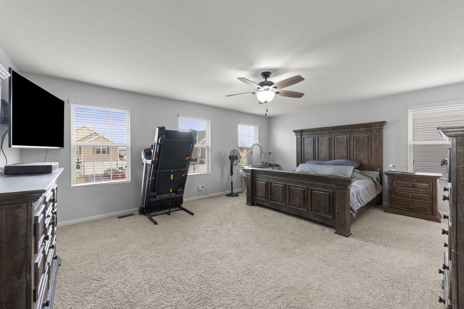 8406 Coop Avenue, Joliet, IL 60431