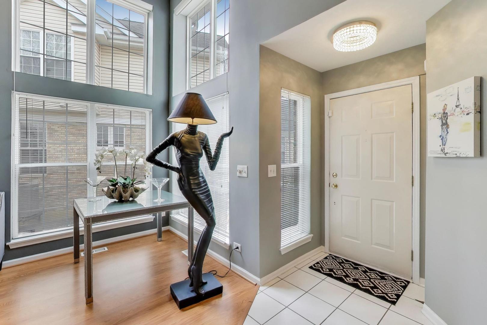 645 CITADEL Drive #645, Westmont, IL 60559