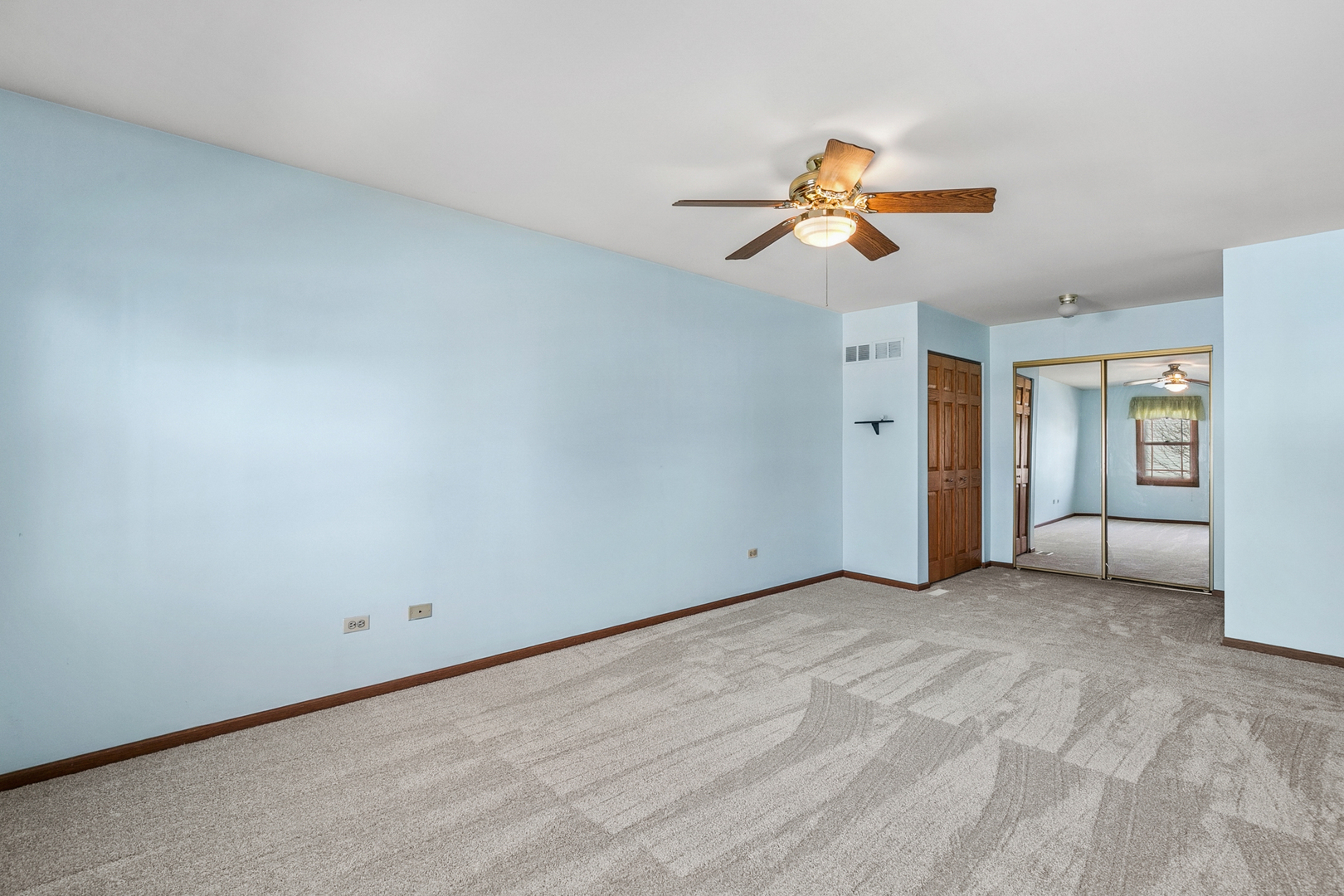 5573 Barnwood Drive, Gurnee, IL 60031