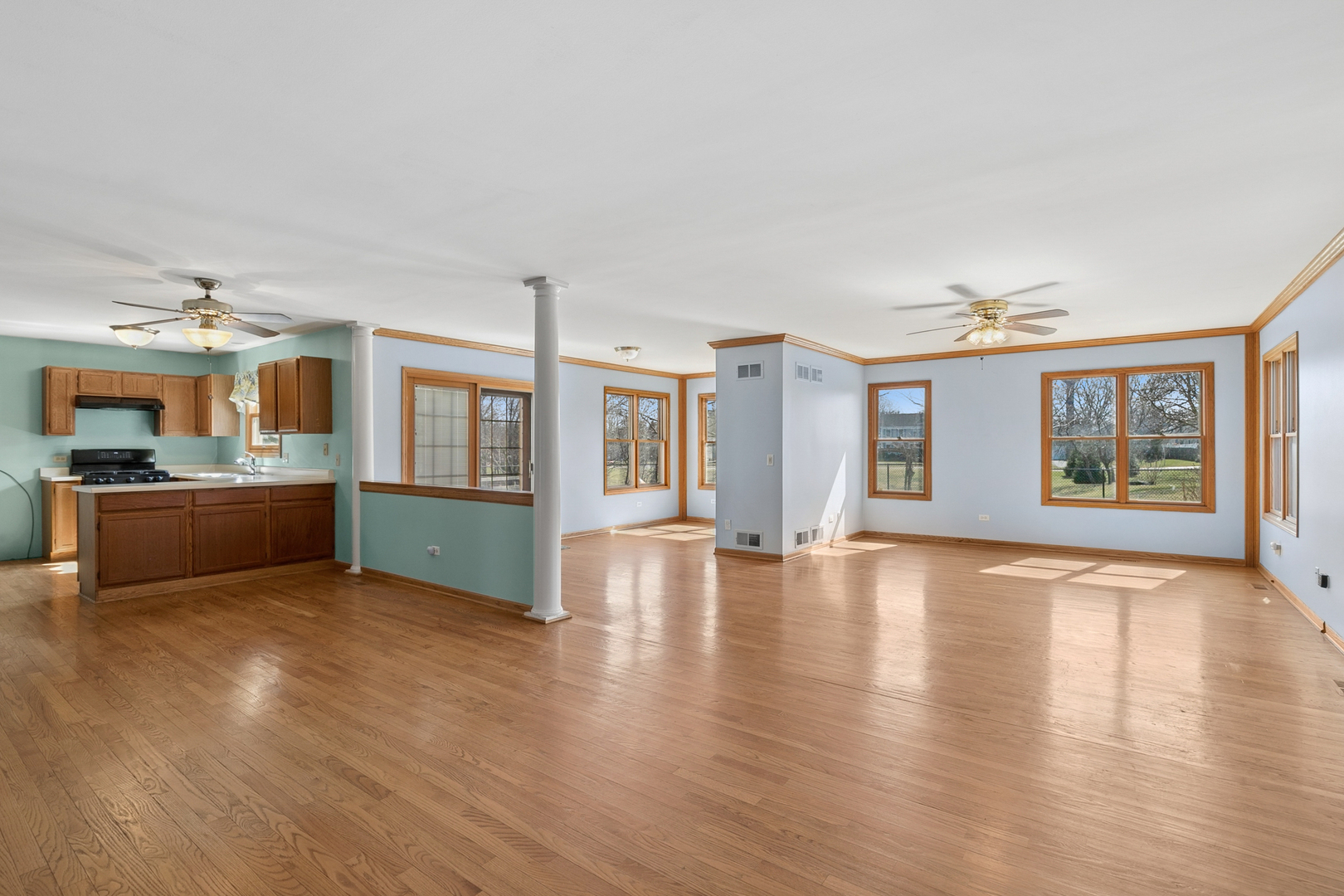 5573 Barnwood Drive, Gurnee, IL 60031