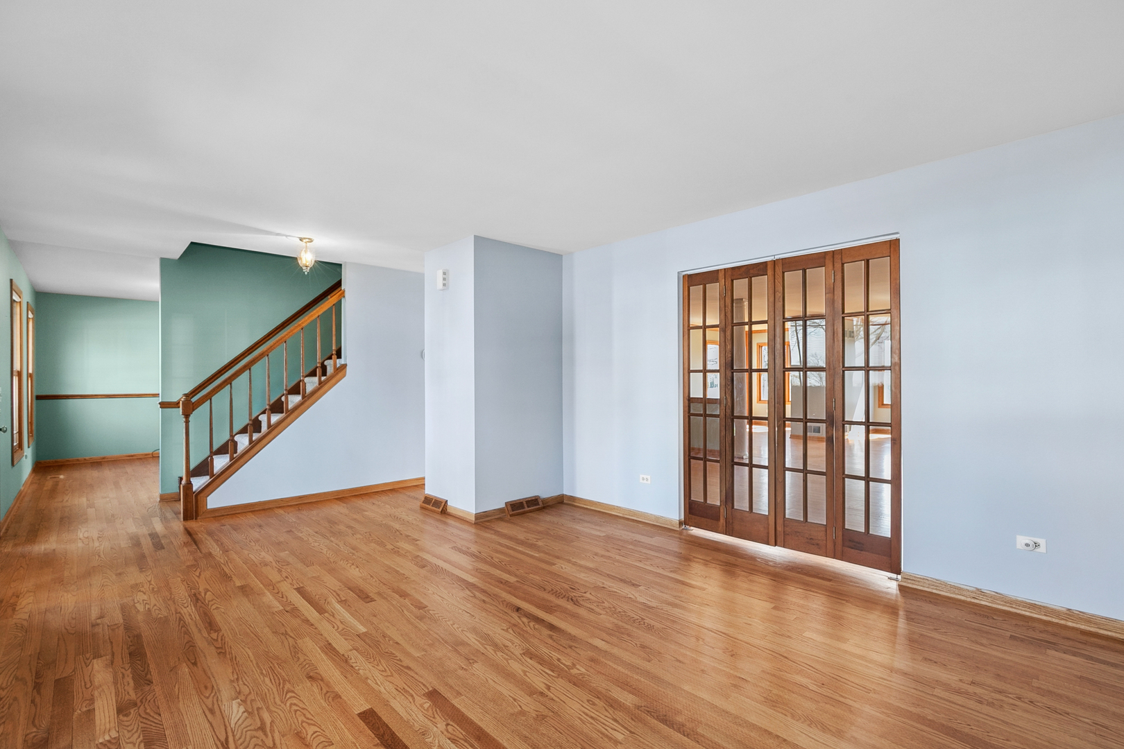 5573 Barnwood Drive, Gurnee, IL 60031