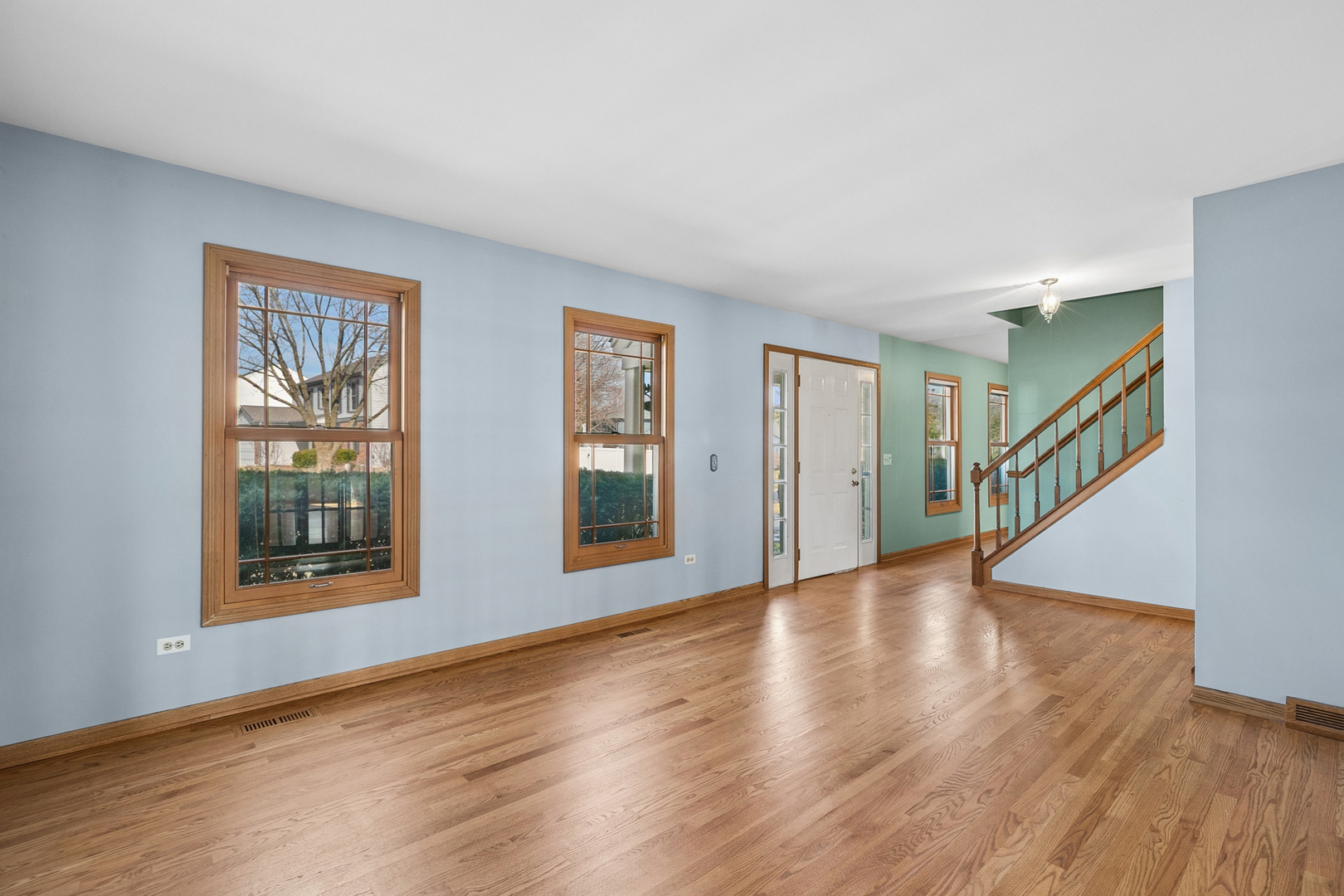 5573 Barnwood Drive, Gurnee, IL 60031