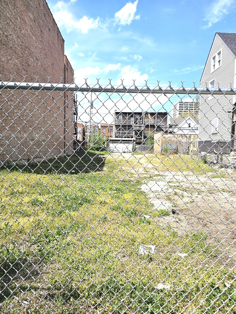 1524 E Marquette Road, Chicago, IL 60637