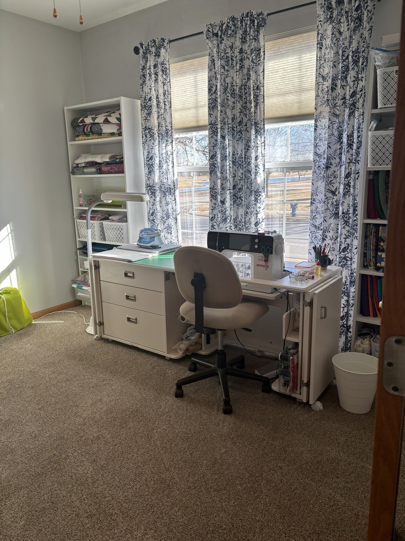 16300 Crescent Lake Drive, Crest Hill, IL 60403