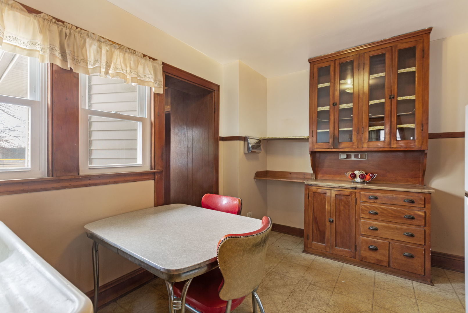 556 Orchard Court, Des Plaines, IL 60016