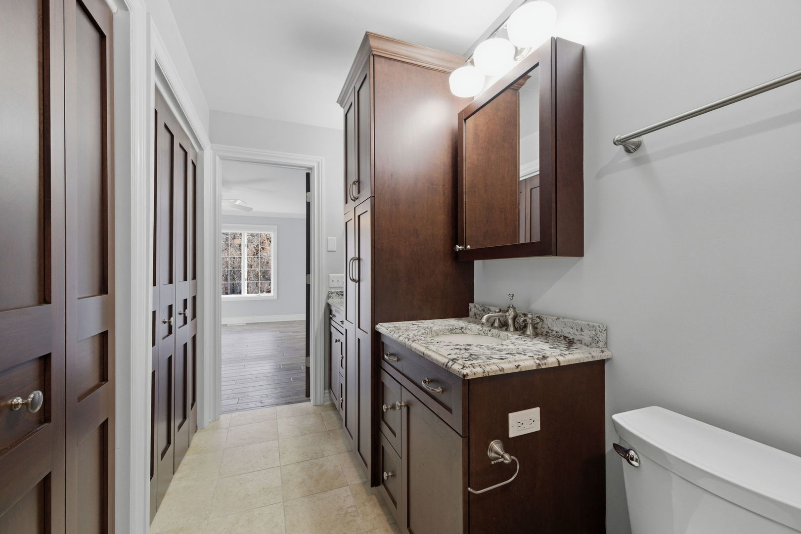 1117 Bristlecone Court, Darien, IL 60561