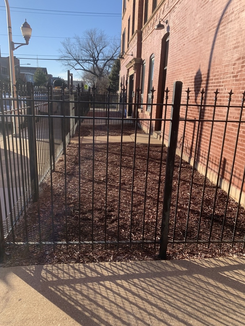 826 S WESTERN Avenue, Chicago, IL 60612