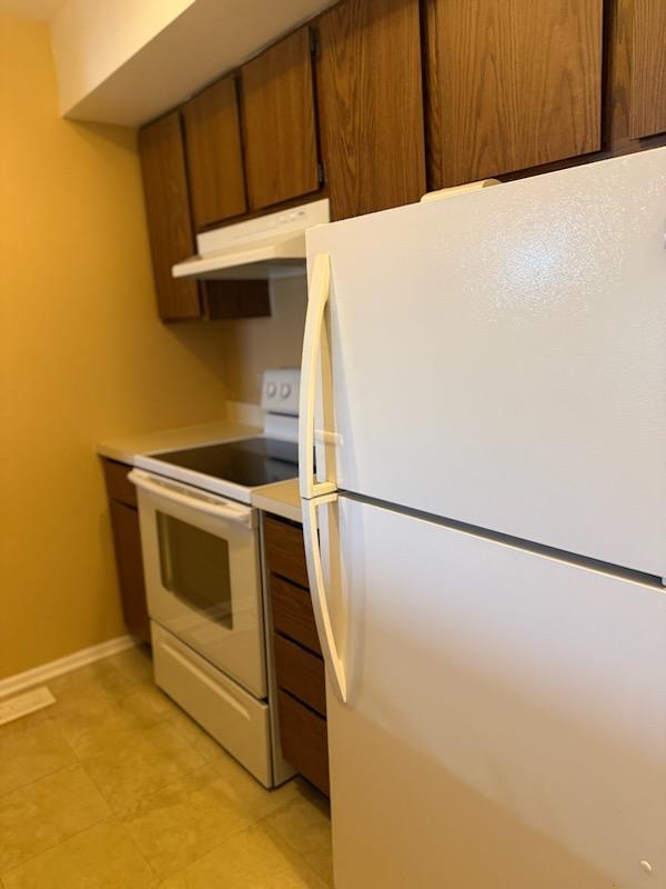 208 Queens Cove #0, Barrington, IL 60010