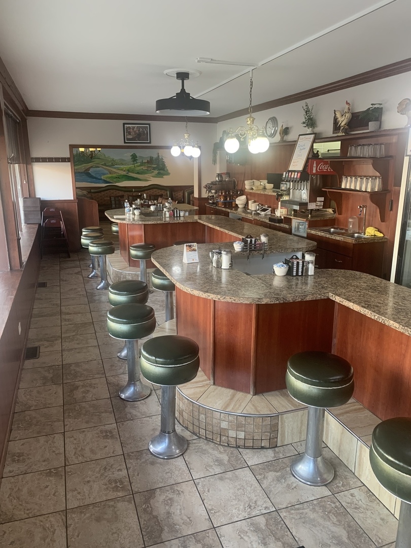 14 S 2nd Street, Geneva, IL 60134