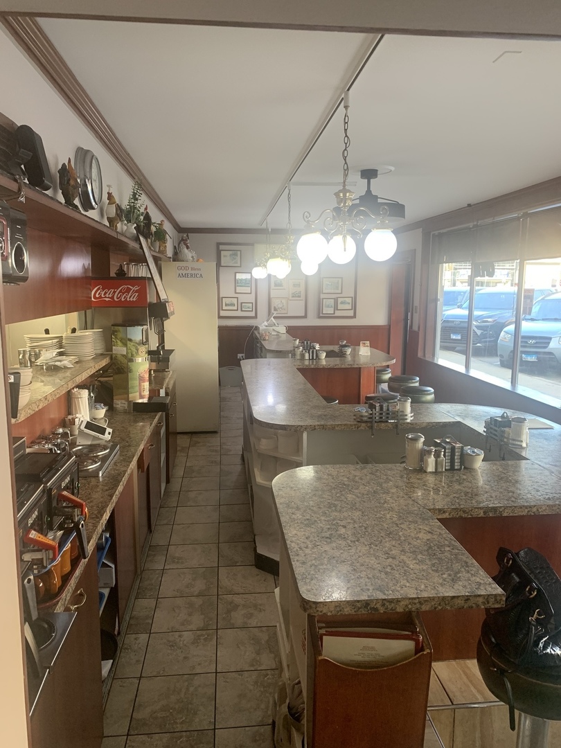 14 S 2nd Street, Geneva, IL 60134