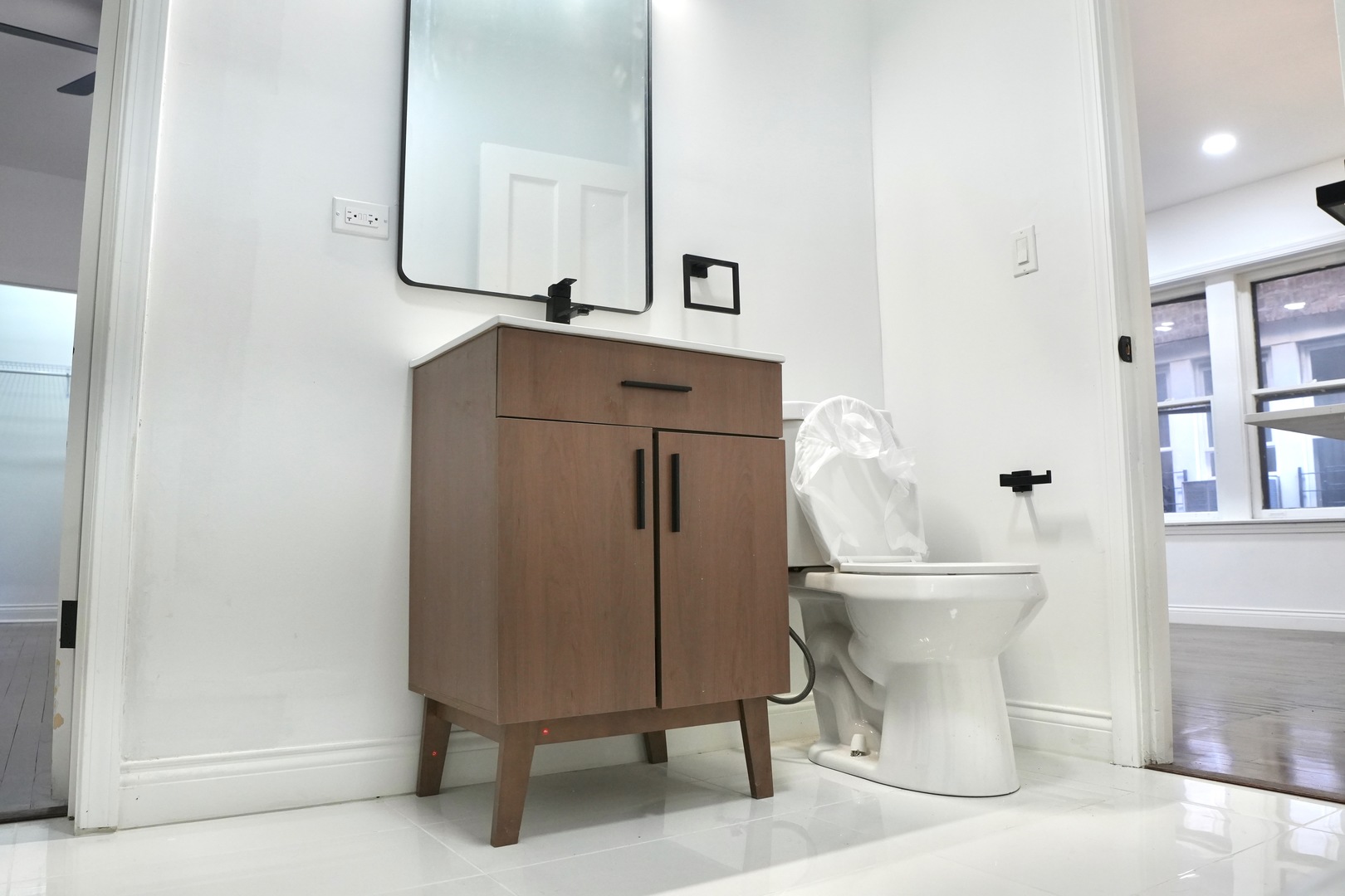 8040 S Rhodes Avenue, Chicago, IL 60619