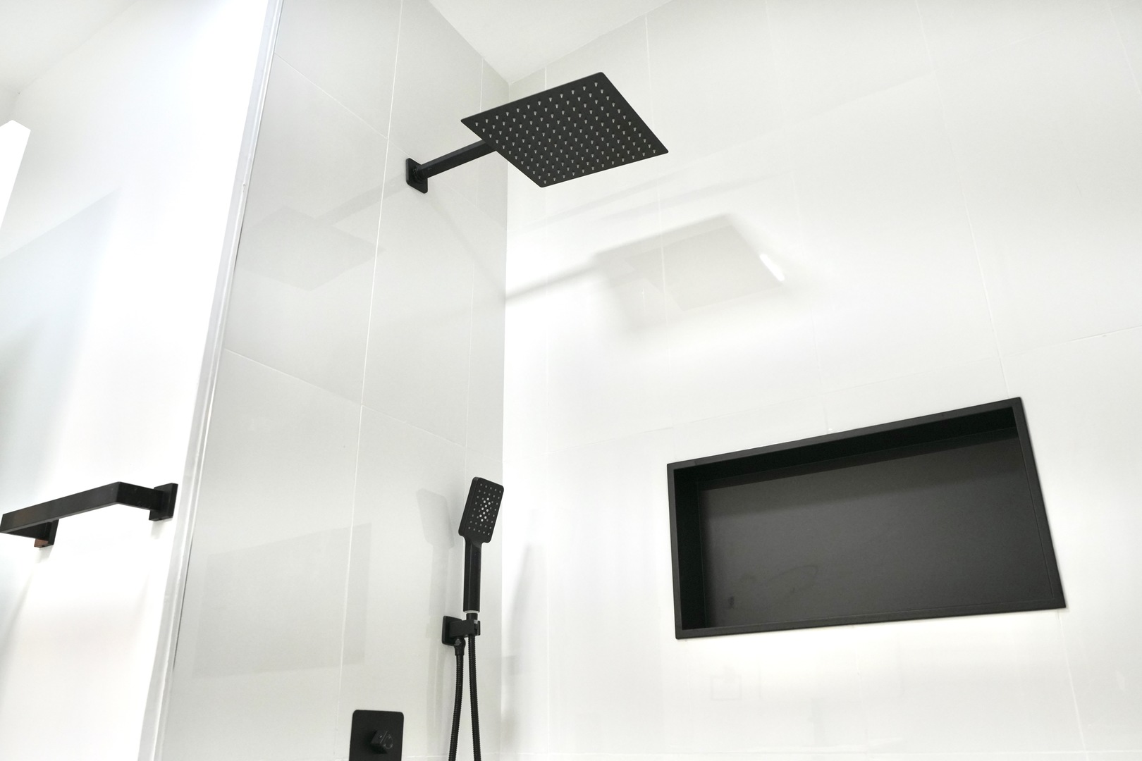 8040 S Rhodes Avenue, Chicago, IL 60619