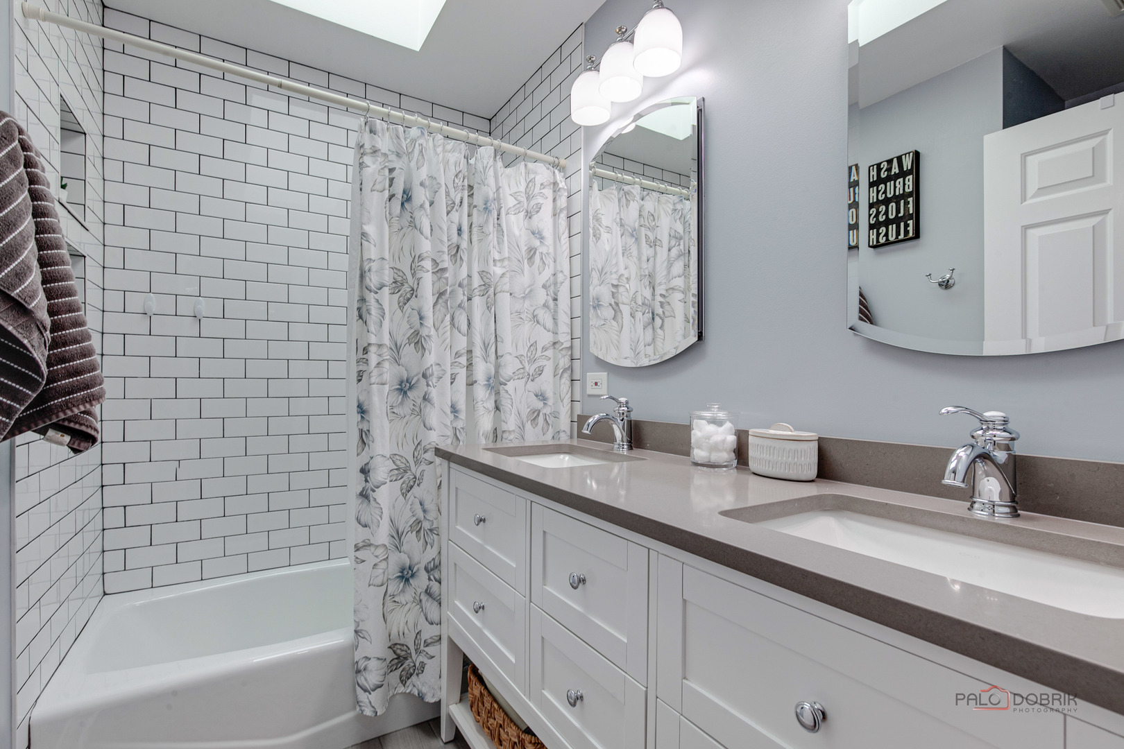 2419 Center Avenue, Northbrook, IL 60062