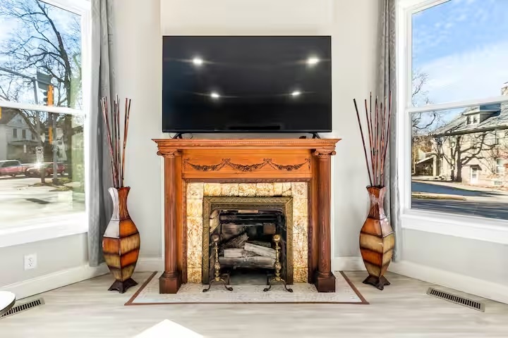 802 E Grove Street, Bloomington, IL 61701