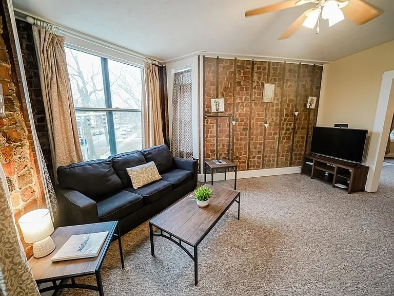 802 E Grove Street, Bloomington, IL 61701